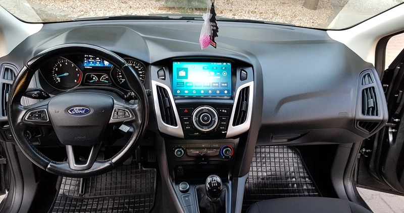 Ford Focus cena 36500 przebieg: 131000, rok produkcji 2017 z Strzegom małe 742